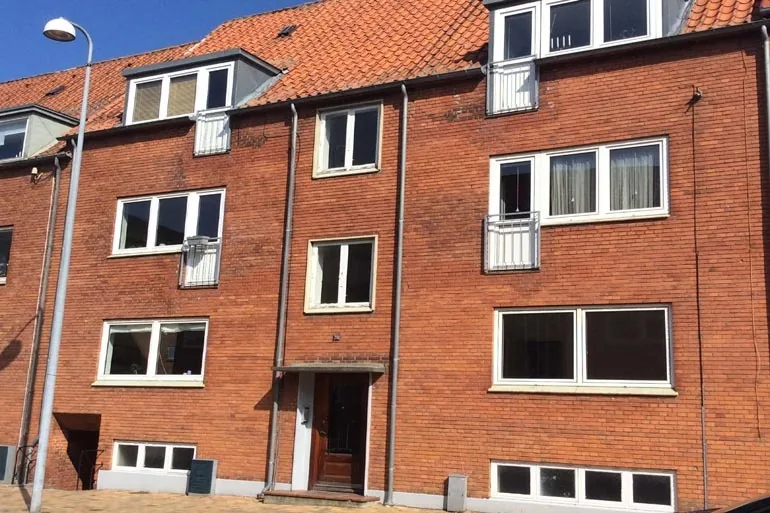 2-room apartment with a balcony in 5000 Odense C image 1