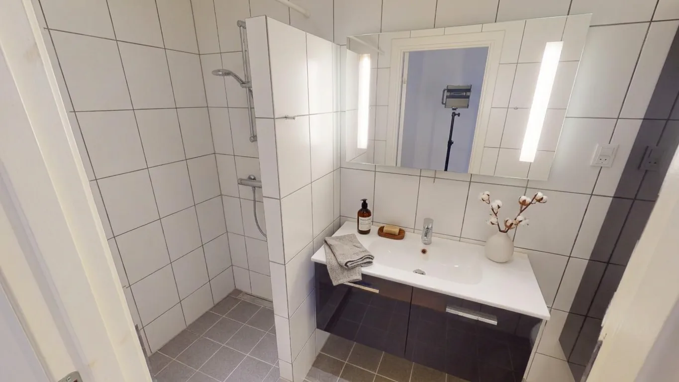 2-room apartment with a balcony in 9000 Ålborg image 4