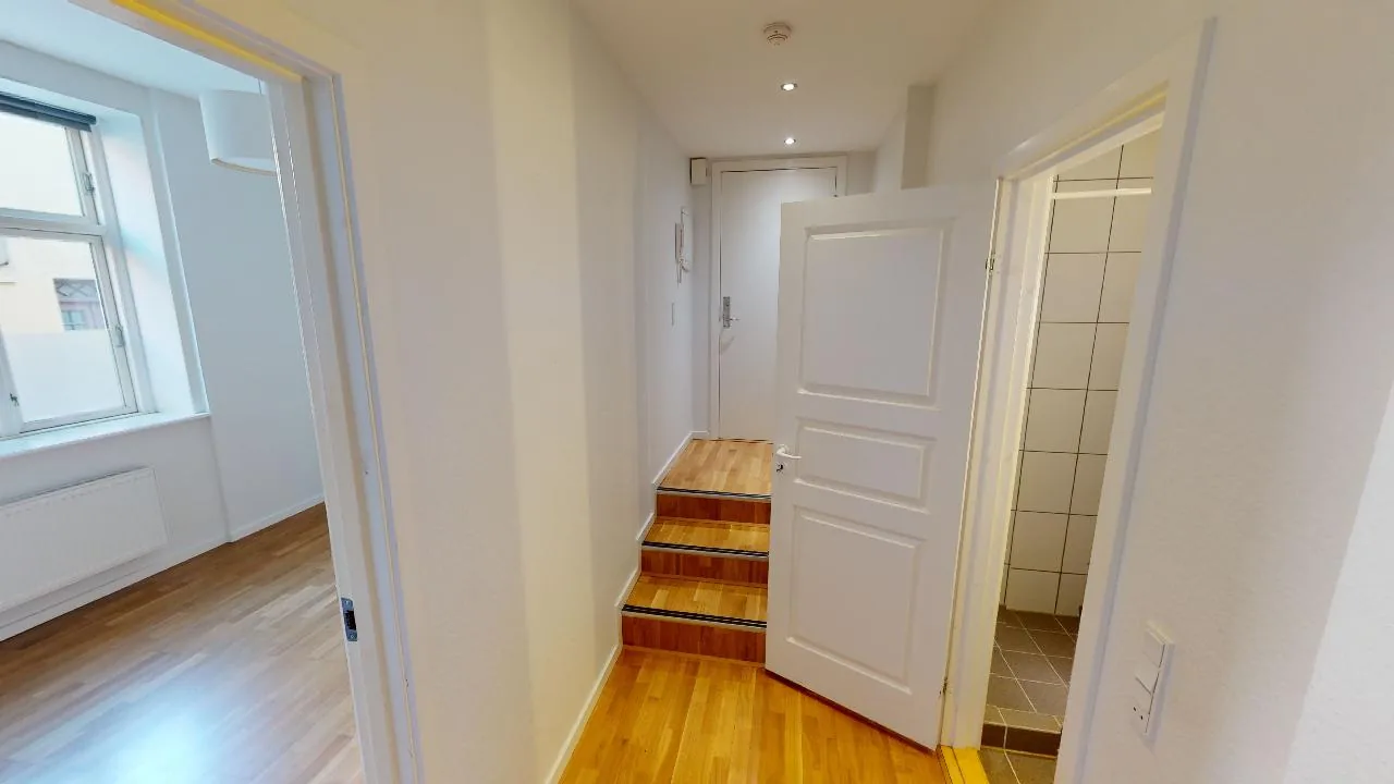 2-room apartment with a balcony in 9000 Ålborg image 6