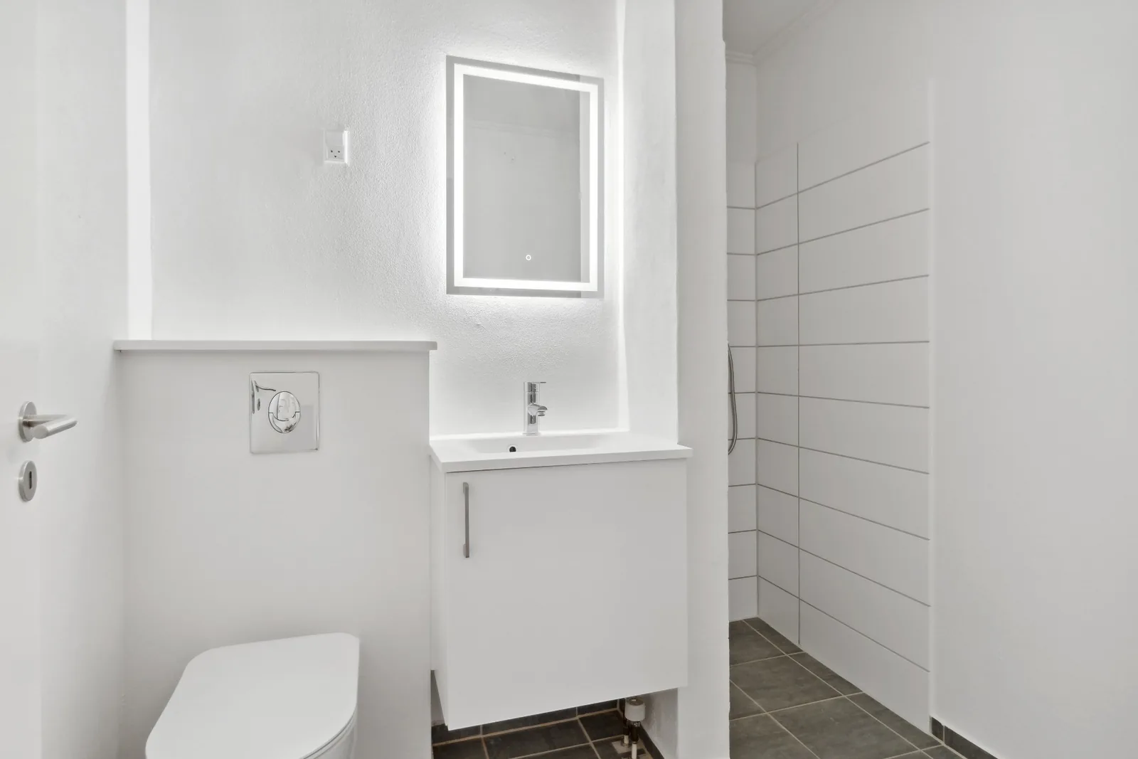 2-room apartment with parking in 7100 Vejle image 5