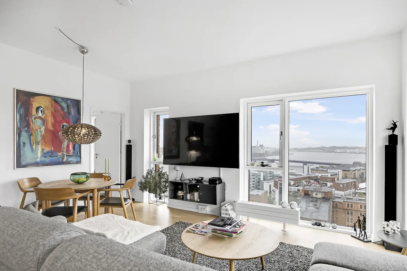 2-room apartment with a balcony in 9000 Ålborg image 5