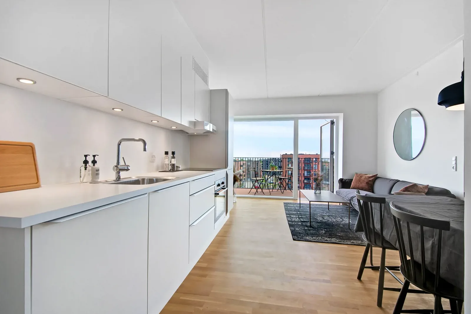 2-room apartment with a balcony in 8240 Risskov image 2