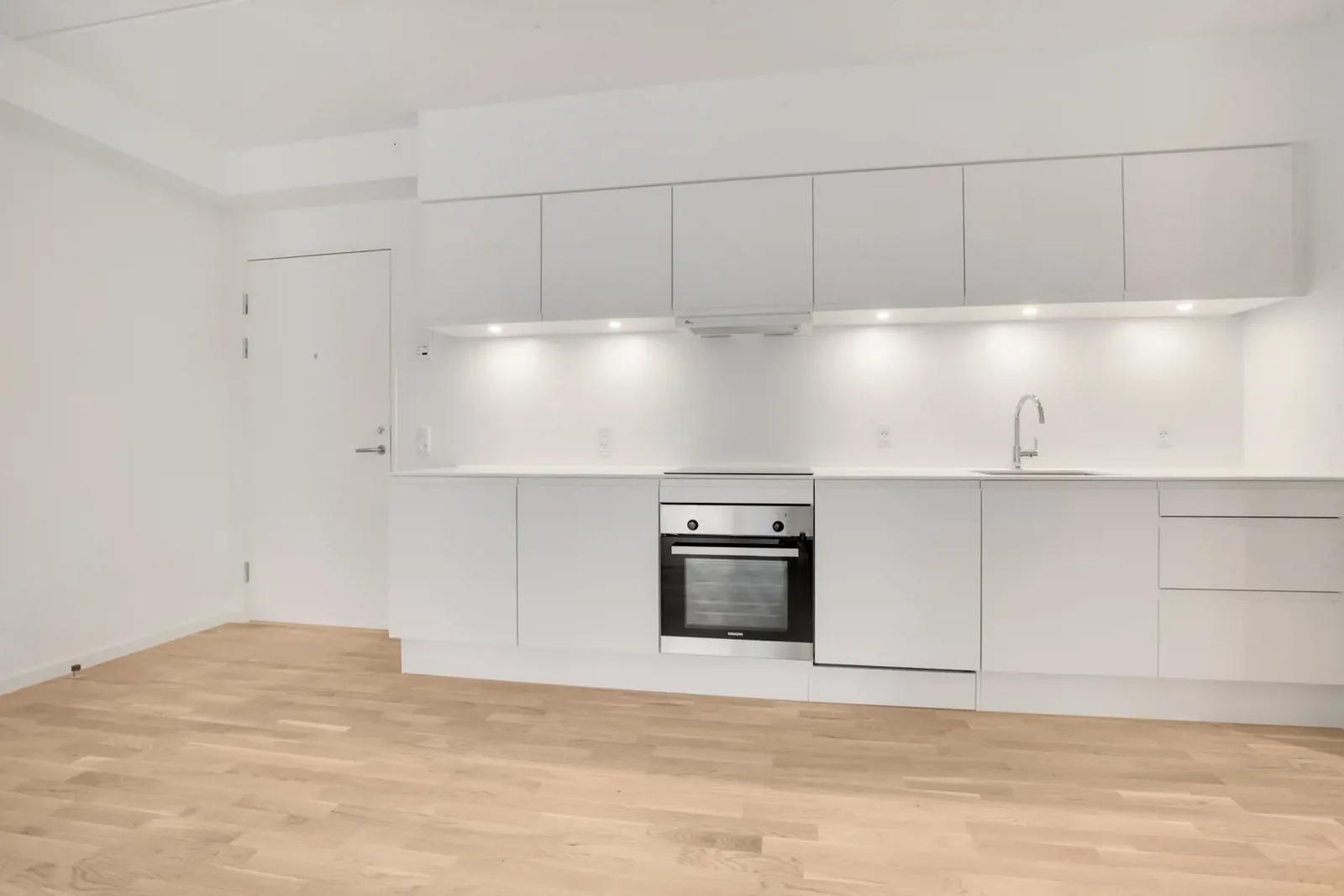1-room apartment with a balcony in 8000 Århus C image 2