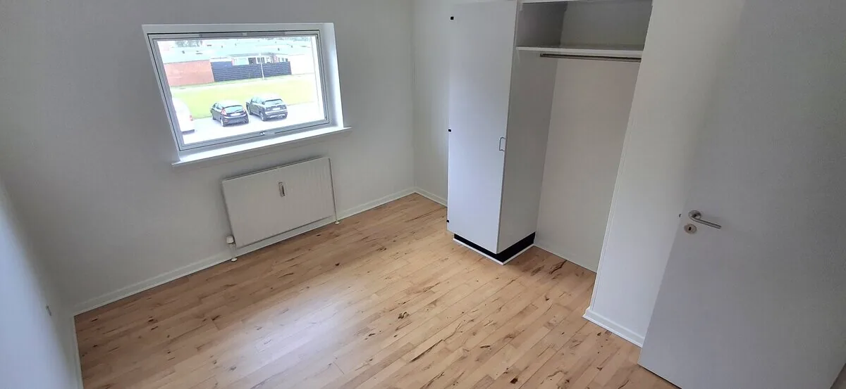 2-room apartment with a balcony in 9900 Frederikshavn image 4