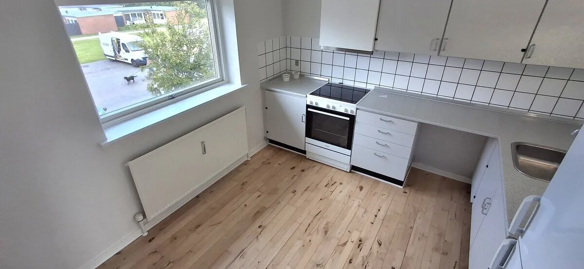 2-room apartment with a balcony in 9900 Frederikshavn image 1
