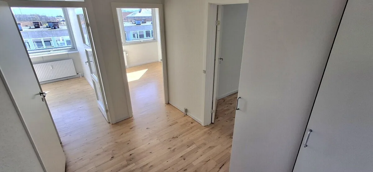 2-room apartment with a balcony in 9900 Frederikshavn image 5