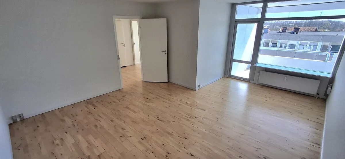 2-room apartment with a balcony in 9900 Frederikshavn image 2