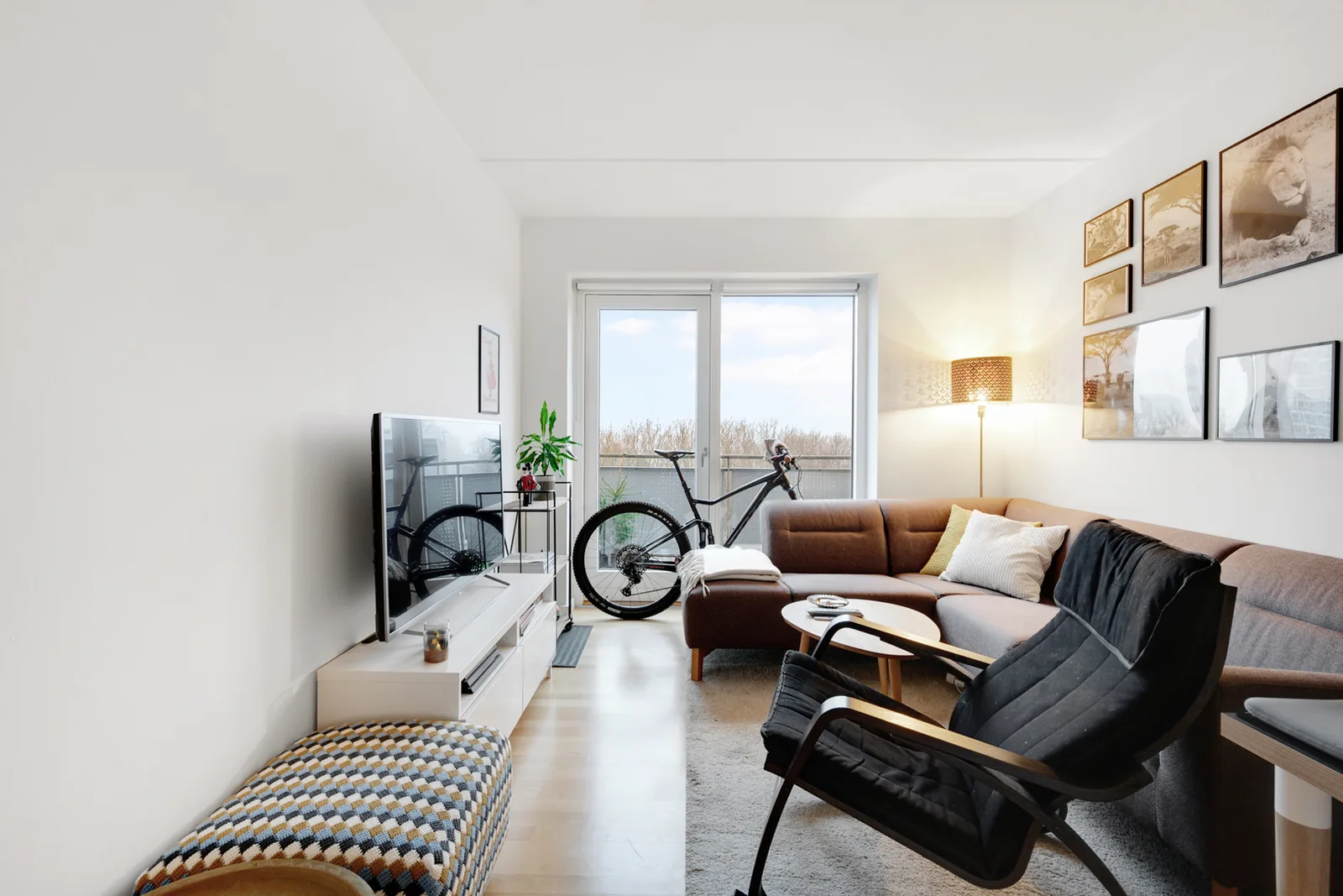2-room apartment with a balcony in 9000 Ålborg image 5