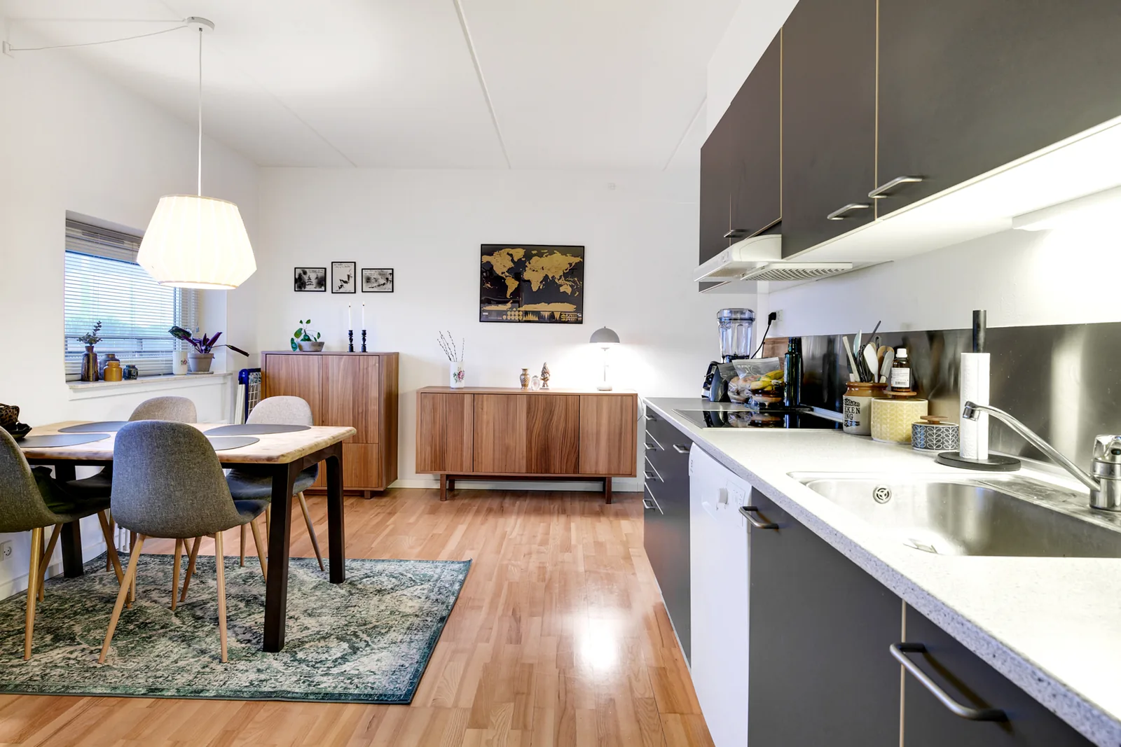 2-room apartment with a balcony in 9000 Ålborg image 2