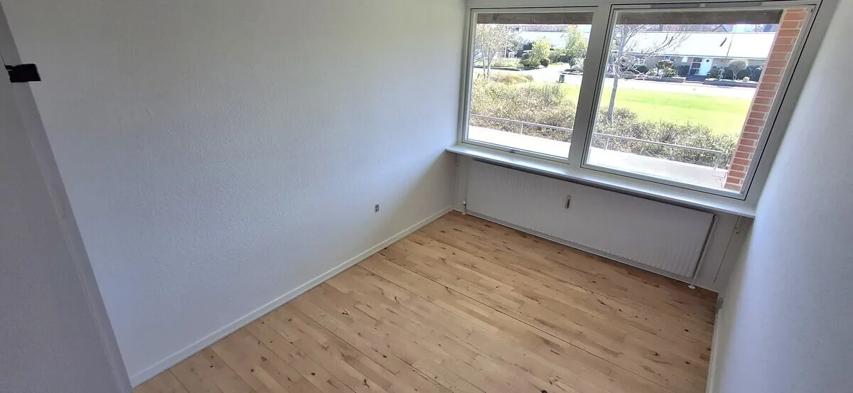 3-room apartment with a balcony in 9900 Frederikshavn image 4
