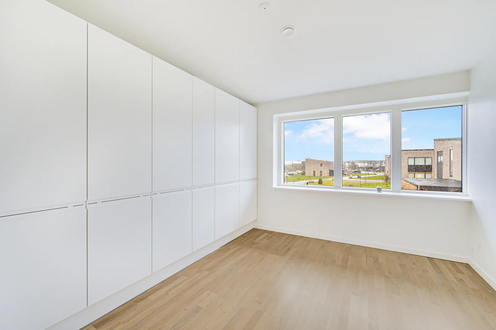 5-room townhouse with a balcony in 9220 Ålborg Øst image 5