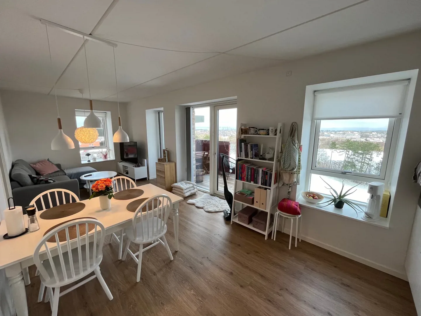 2-room apartment with a balcony in 9000 Ålborg image 3