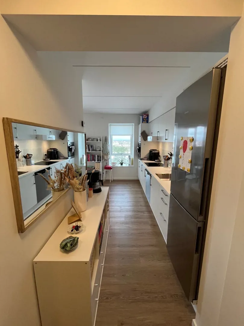 2-room apartment with a balcony in 9000 Ålborg image 6