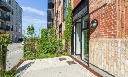 5-room townhouse with parking in 2300 København S image 1