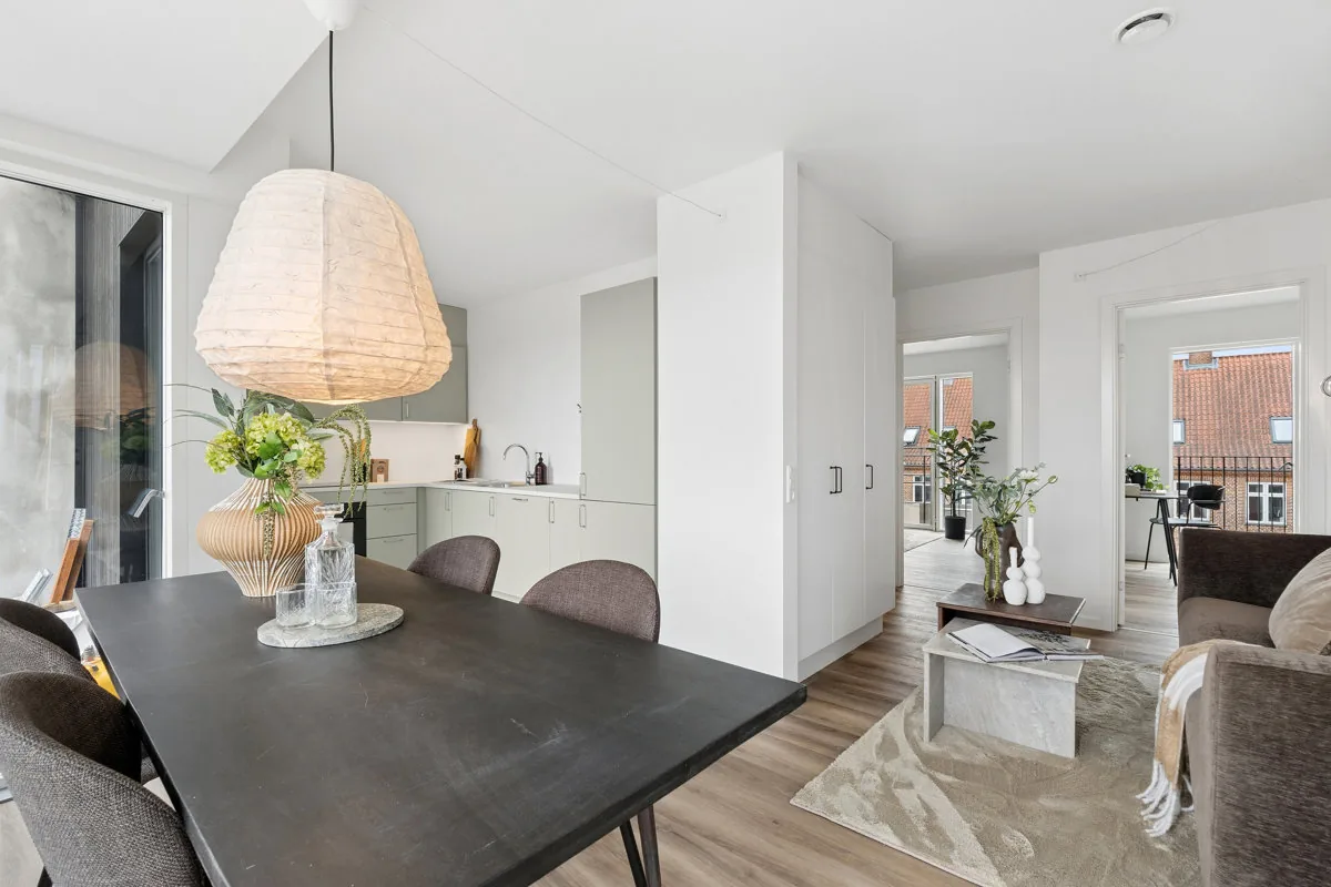 4-room apartment with a balcony in 2300 København S image 5