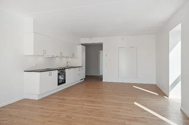 4-room apartment with a balcony in 2750 Ballerup image 1
