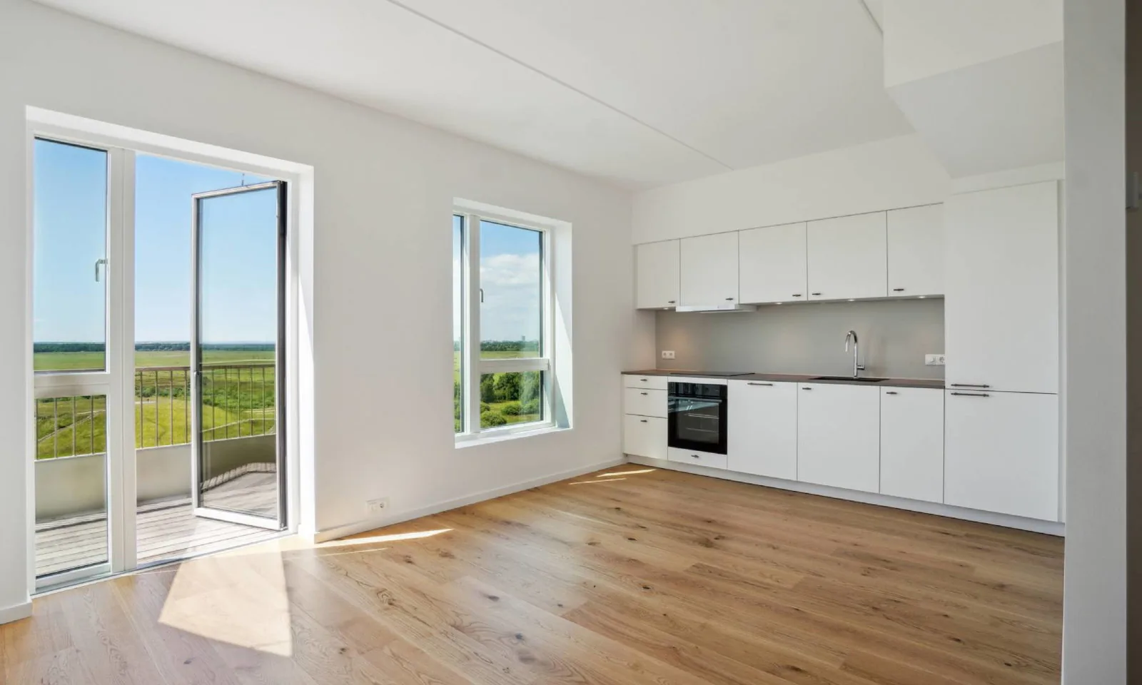 2-room apartment with a balcony in 2300 København S image 1