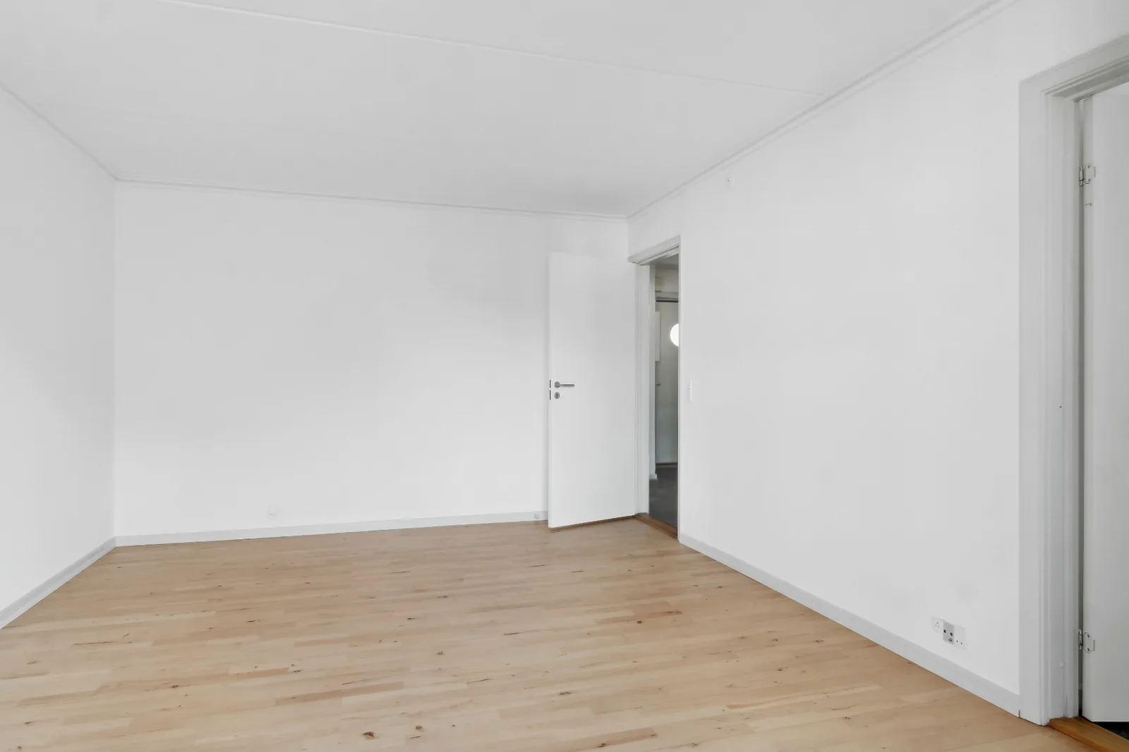 2-room apartment with a balcony in 7100 Vejle image 4