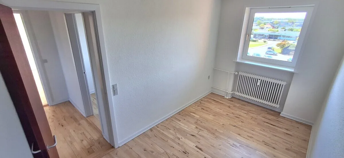 4-room apartment with a balcony in 9900 Frederikshavn image 5