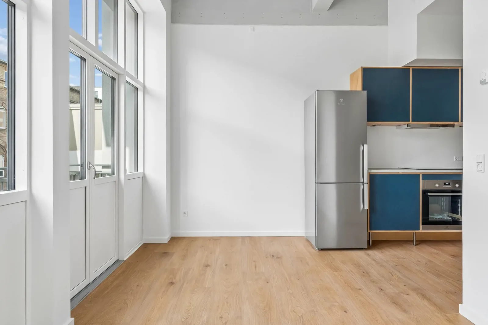 2-room apartment with a balcony in 9000 Ålborg image 5