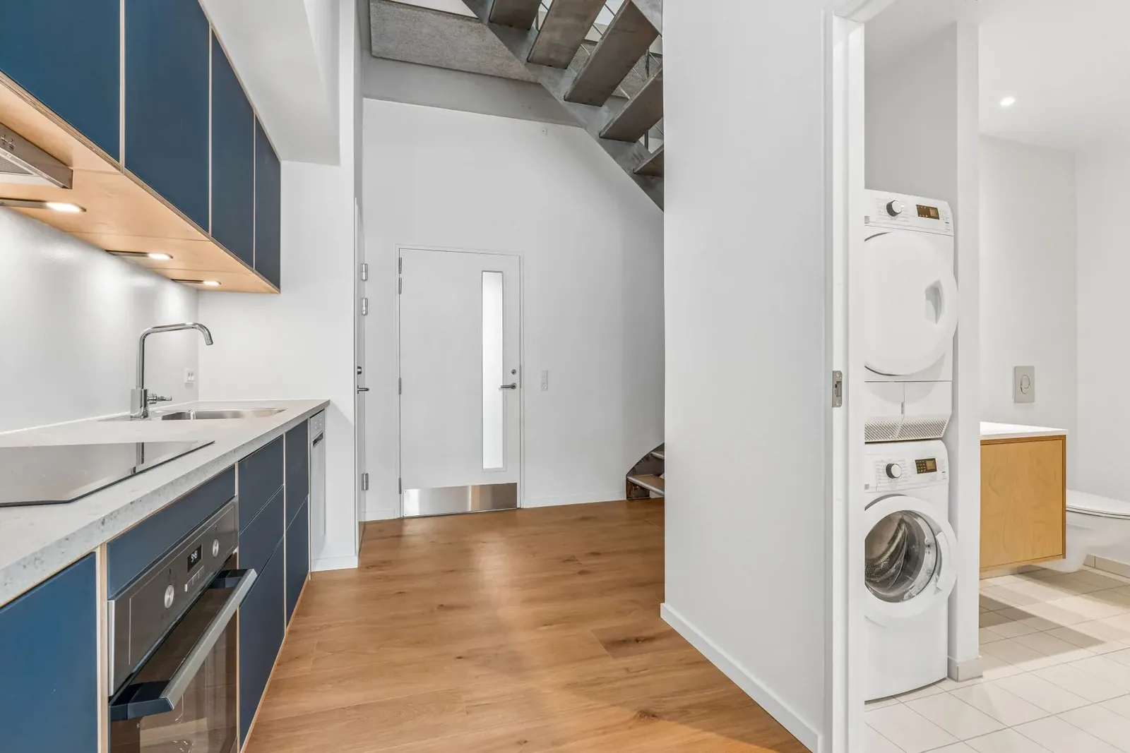 2-room apartment with a balcony in 9000 Ålborg image 4