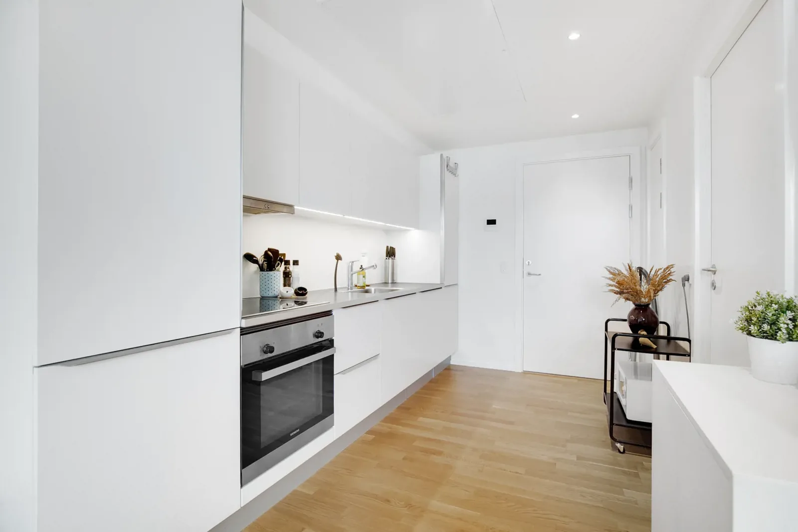 2-room apartment with an elevator in 9000 Ålborg image 1
