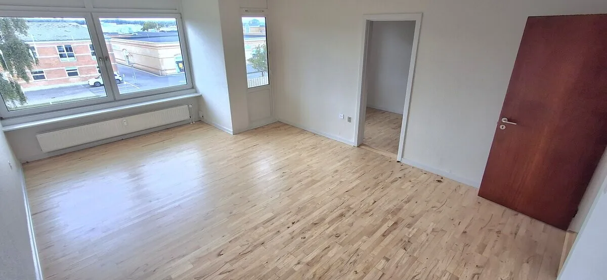 3-room apartment with a balcony in 9900 Frederikshavn image 2