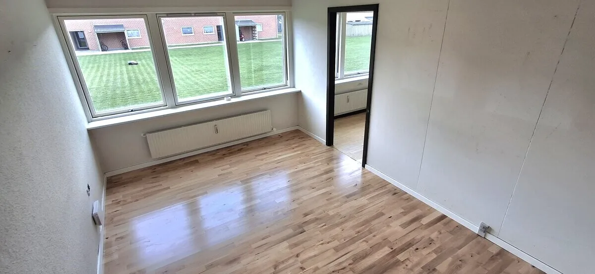 2-room apartment with a balcony in 9900 Frederikshavn image 2
