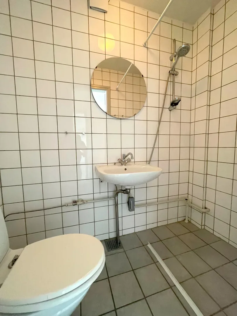 2-room apartment with a balcony in 9000 Ålborg image 5
