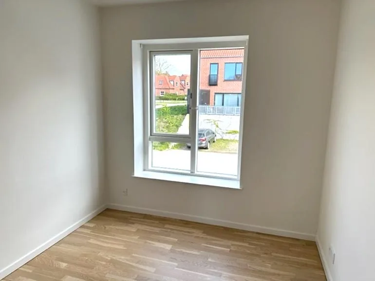 4-room apartment with parking in Odense C image 5
