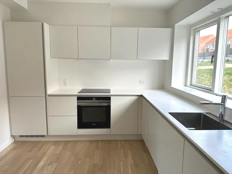 4-room apartment with parking in Odense C image 2