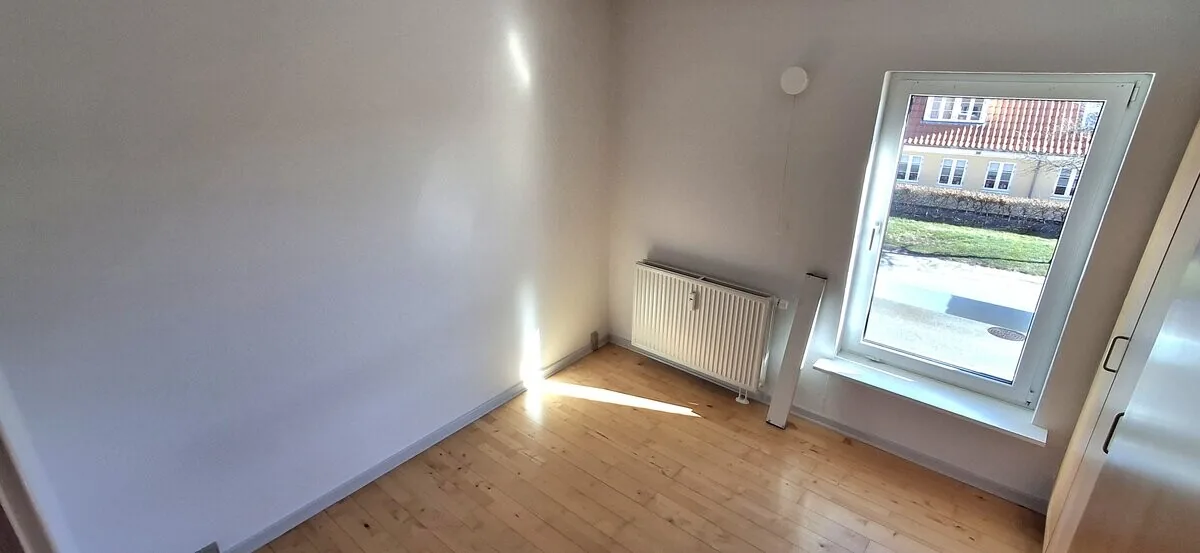 3-room apartment with a balcony in 9900 Frederikshavn image 4