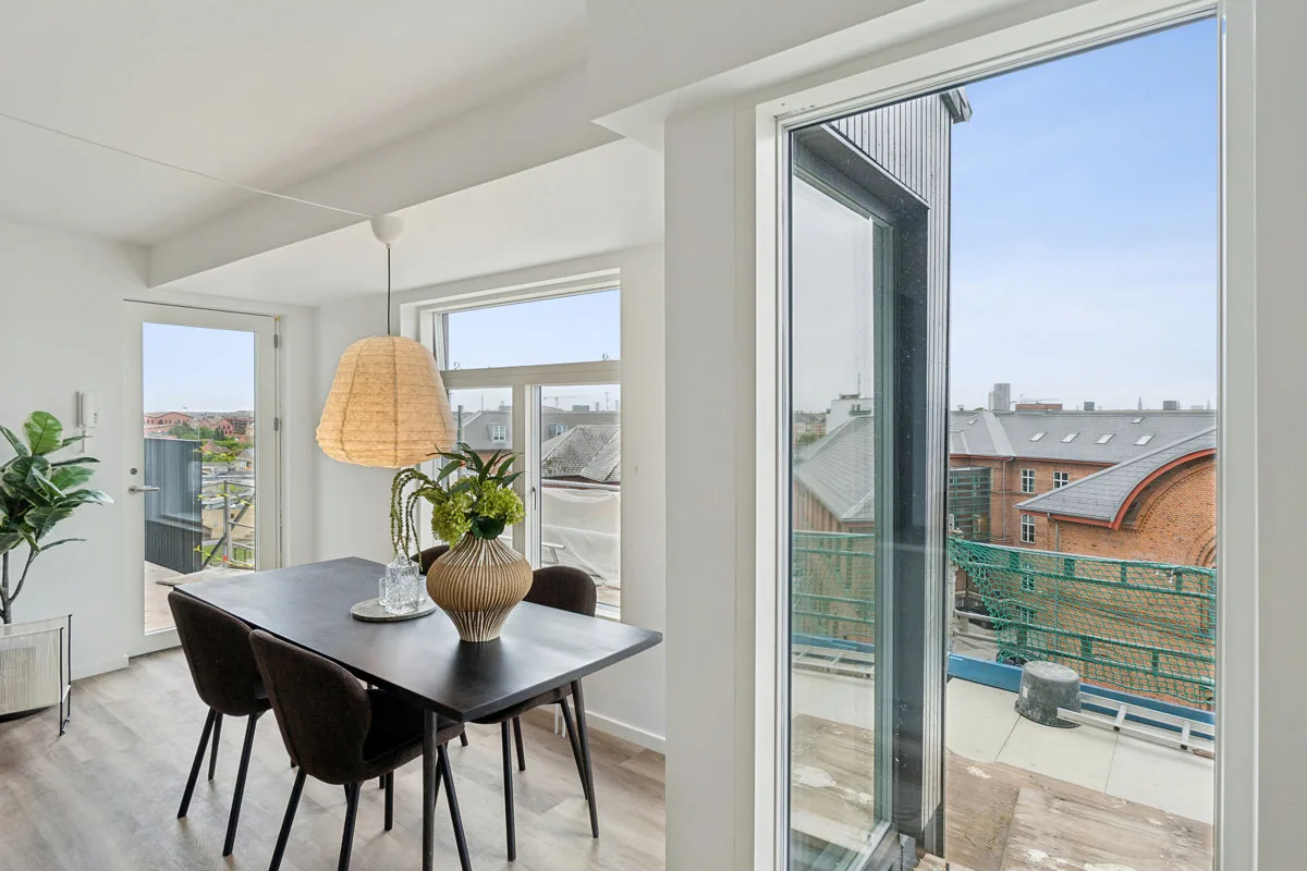 4-room apartment with a balcony in 2300 København S image 2