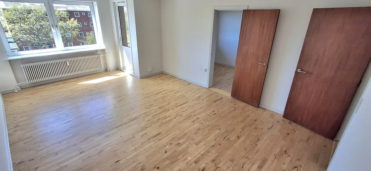 3-room apartment with a balcony in 9900 Frederikshavn image 2