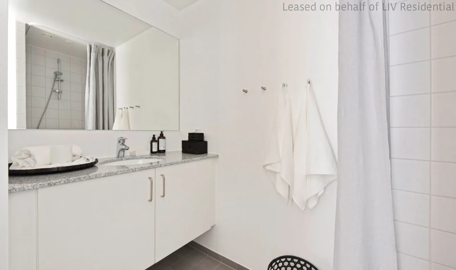 2-room apartment with a balcony in 2300 København S image 4