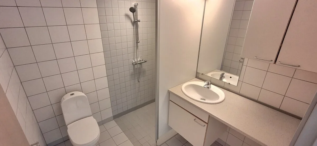 2-room apartment with an elevator in 9900 Frederikshavn image 3