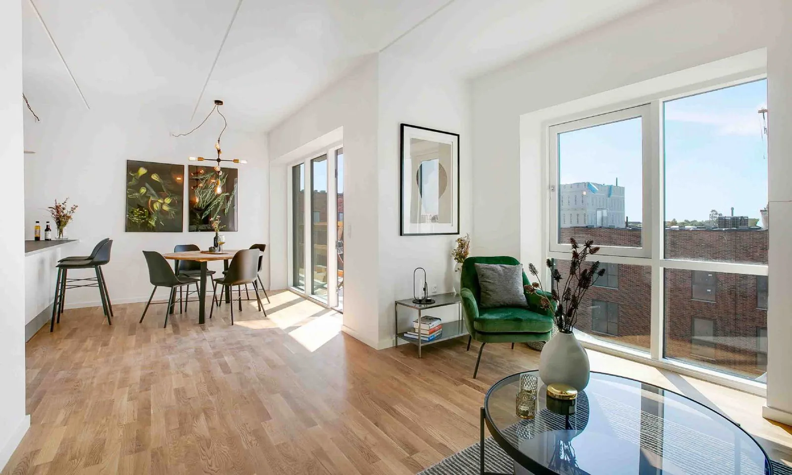 3-room apartment with a balcony in 2605 Brøndby image 1