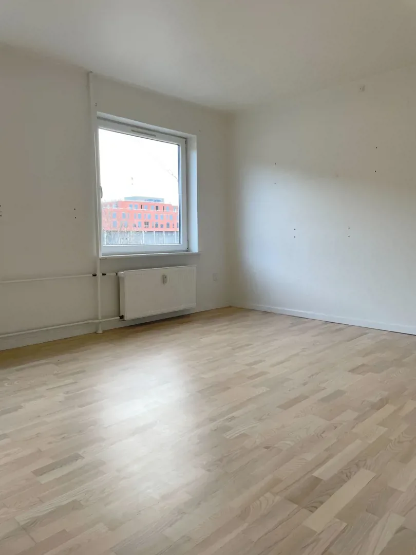 2-room apartment with a balcony in 9400 Nørresundby image 6
