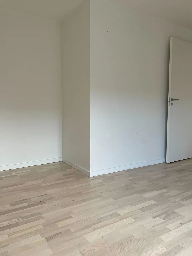 2-room apartment with a balcony in 9400 Nørresundby image 4
