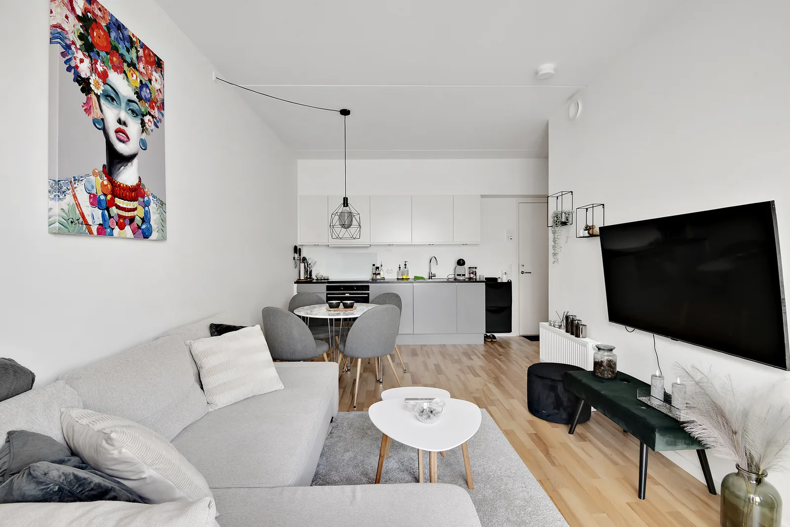 2-room apartment with a balcony in 8220 Brabrand image 2