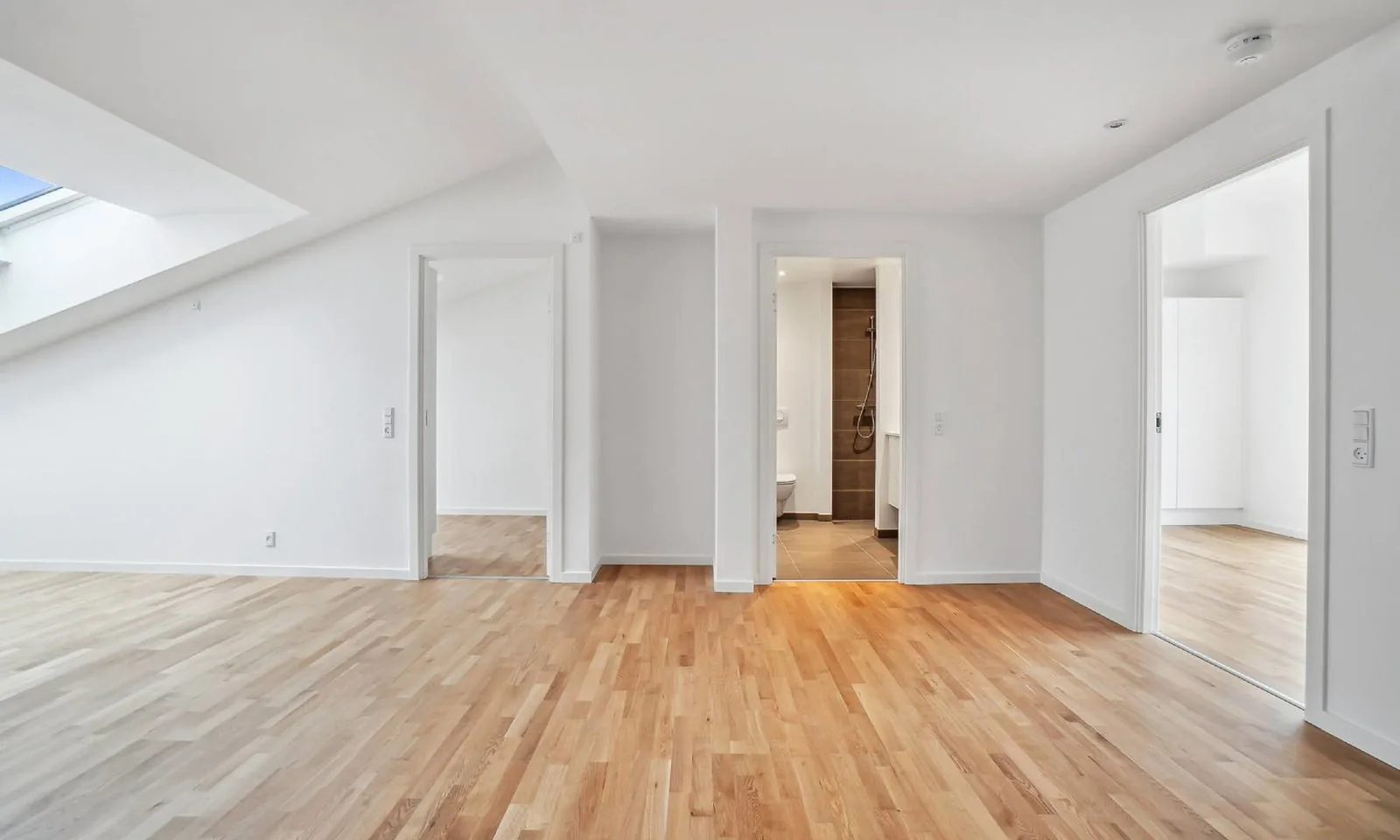 4-room apartment with a balcony in 2700 Brønshøj image 6